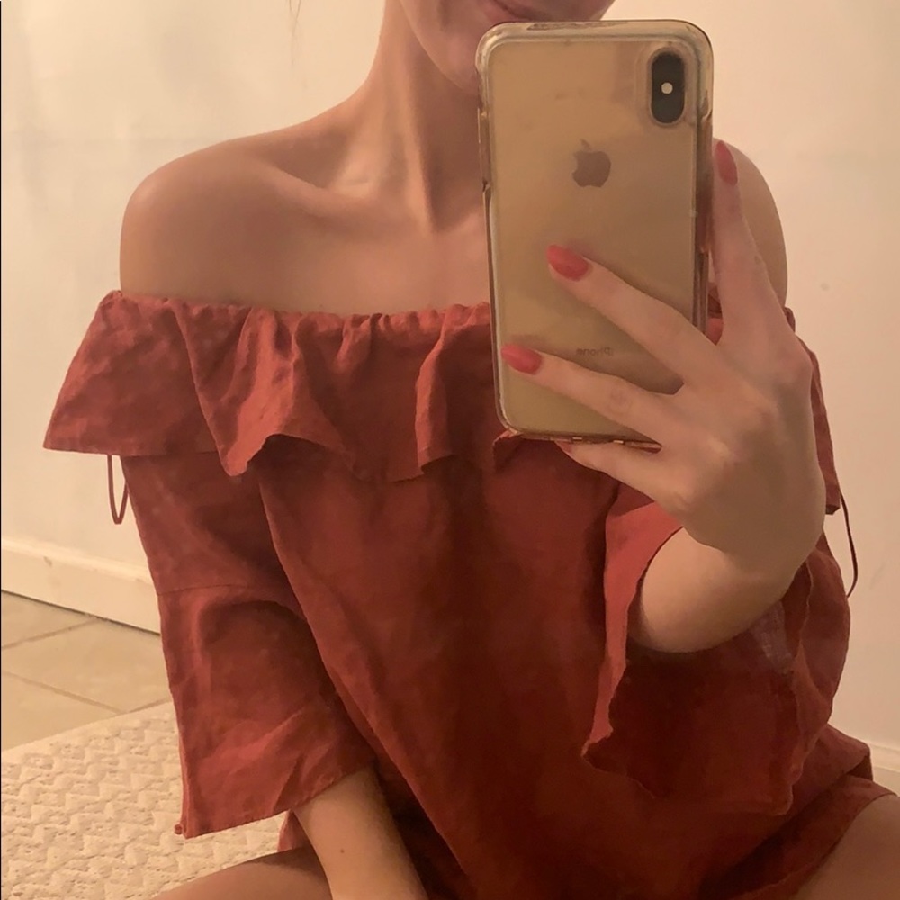 off the shoulder flowy top - Picture 4 of 4